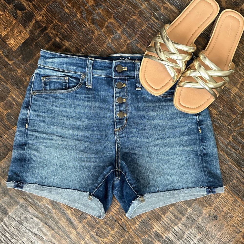 EUC Universal Thread Hight Rise Denim Shorts Size 6